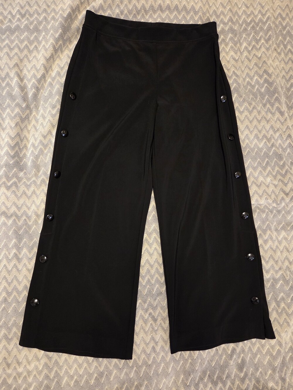 Joseph Ribkoff Trousers With Button Details